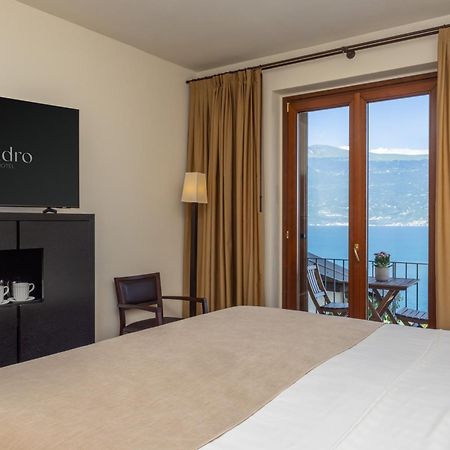 Hotel Meandro - Lake View Гарняно Екстериор снимка